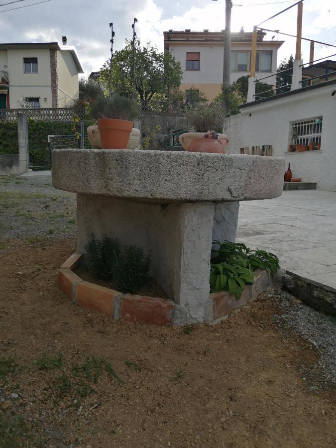 Gasthaus In Campagna La Spezia Exterior foto